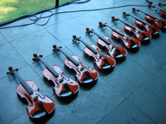 "Islamic Violins" © Veronique Ruggia-Saura